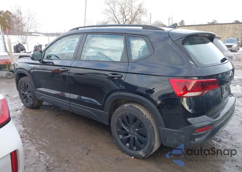 2022 Volkswagen Taos 1.5T S z USA, uszkodzony, nr VIN 3VVMX7B24NM055898